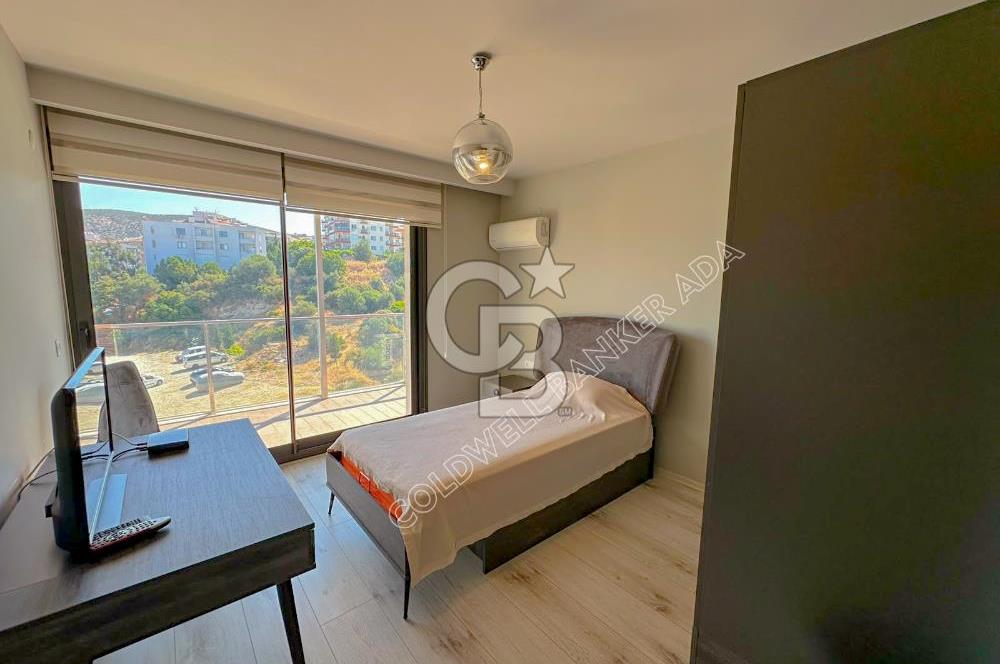 Kuşadası Terrace Ada Sitesi'nde Panoramik Deniz Manzaralı Satılık 3+1 Lüks Daire