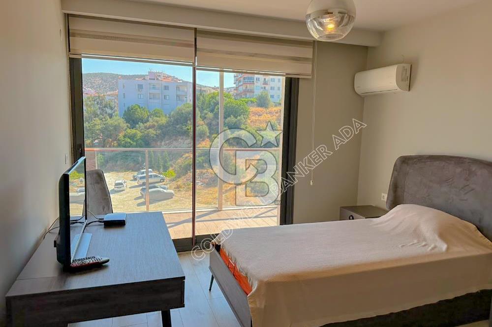 Kuşadası Terrace Ada Sitesi'nde Panoramik Deniz Manzaralı Satılık 3+1 Lüks Daire
