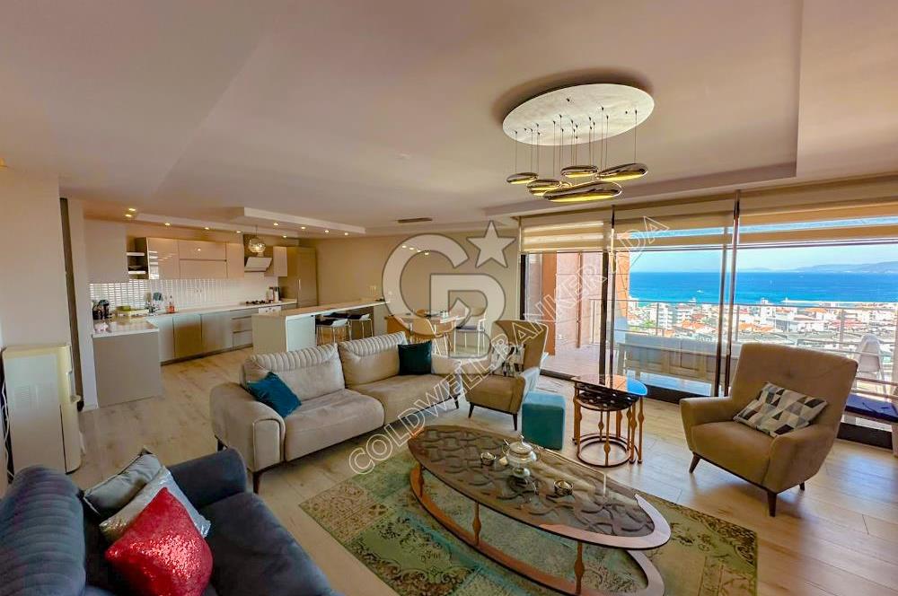 Kuşadası Terrace Ada Sitesi'nde Panoramik Deniz Manzaralı Satılık 3+1 Lüks Daire