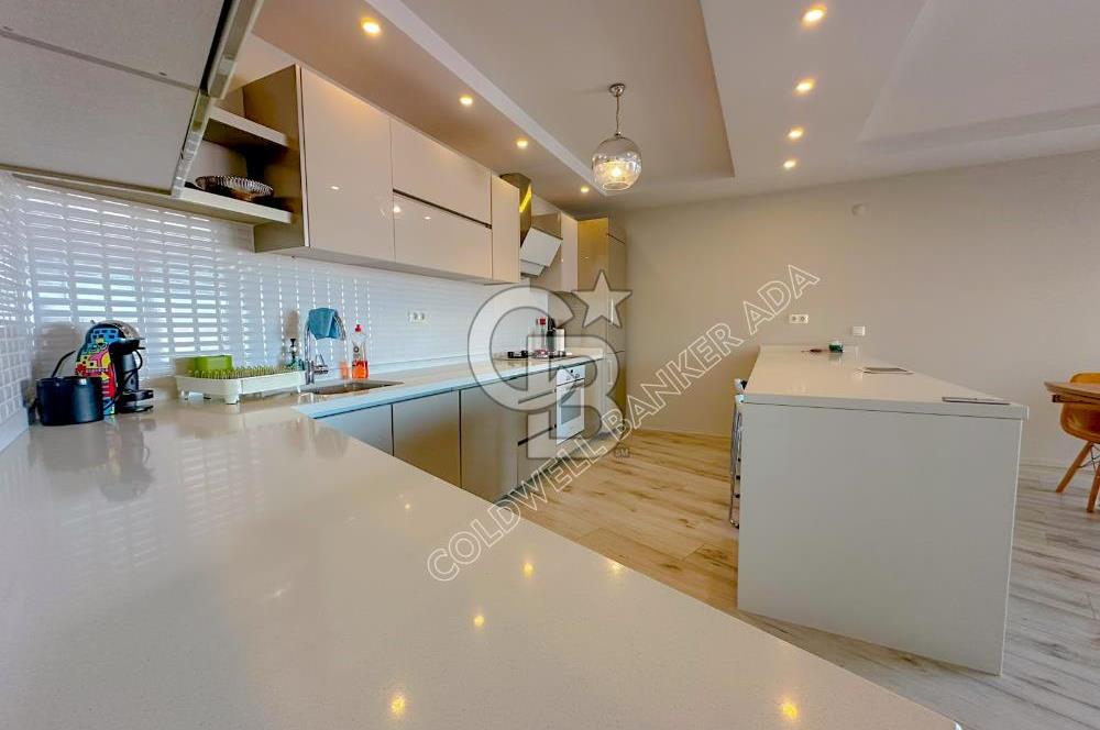 Kuşadası Terrace Ada Sitesi'nde Panoramik Deniz Manzaralı Satılık 3+1 Lüks Daire