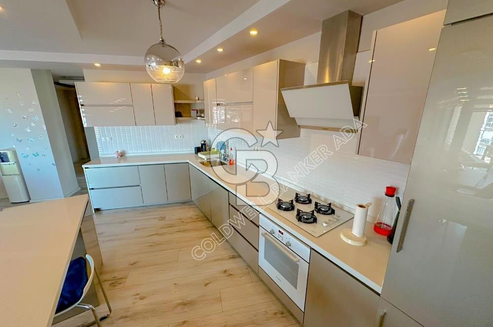 Kuşadası Terrace Ada Sitesi'nde Panoramik Deniz Manzaralı Satılık 3+1 Lüks Daire