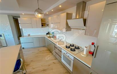 Kuşadası Terrace Ada Sitesi'nde Panoramik Deniz Manzaralı Satılık 3+1 Lüks Daire