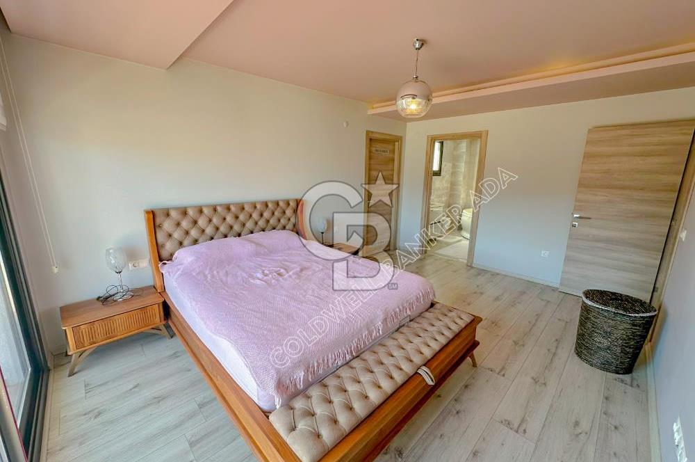 Kuşadası Terrace Ada Sitesi'nde Panoramik Deniz Manzaralı Satılık 3+1 Lüks Daire