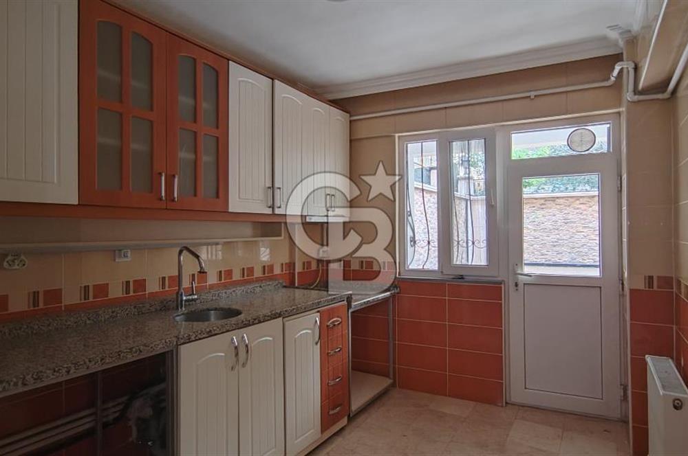 Bayrampaşa Orta Mahallede Bahçe Kullanımlı 3 + 1 Daire