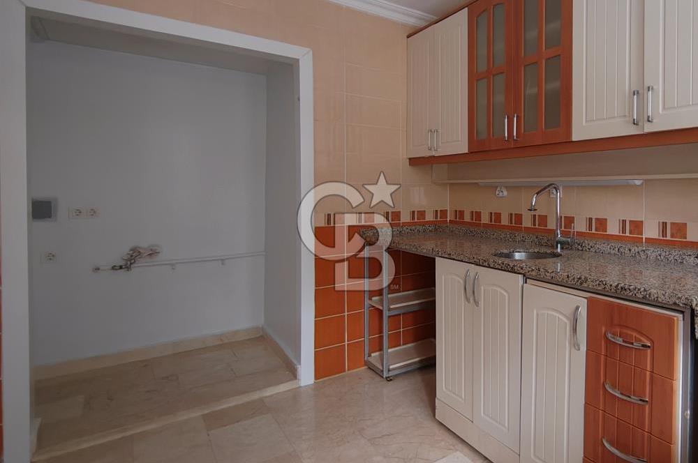 Bayrampaşa Orta Mahallede Bahçe Kullanımlı 3 + 1 Daire