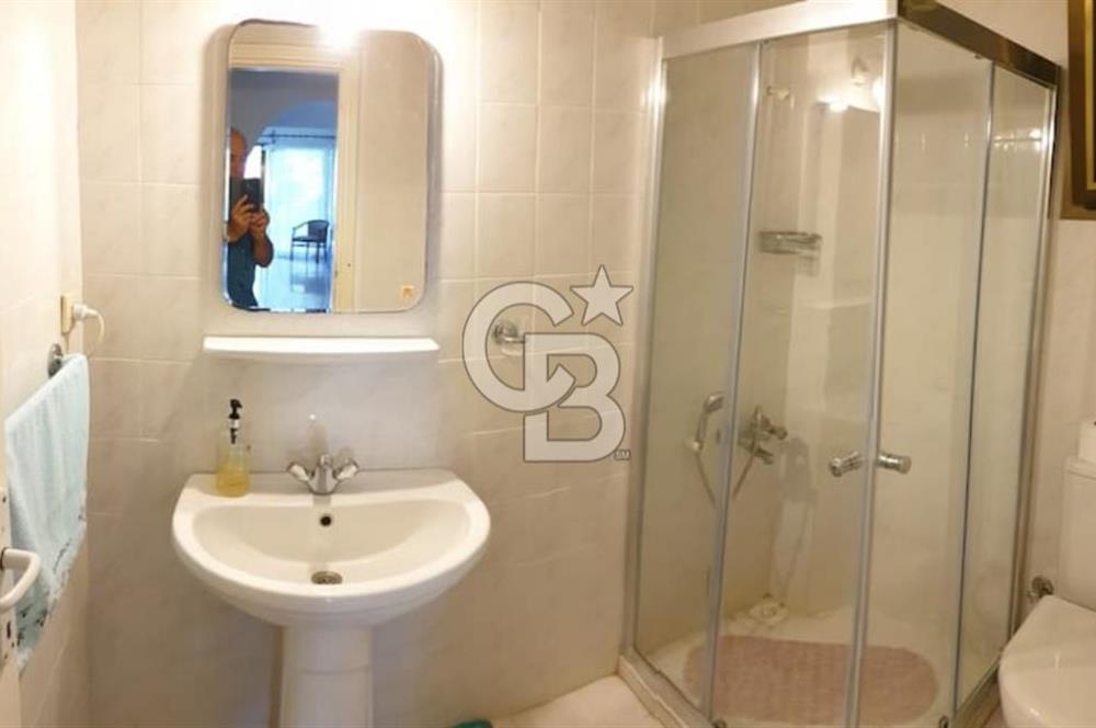 ÇEŞME ALAÇATI'DA MERKEZE ÇOK YAKIN EŞYALI KİRALIK MÜSTAKİL VİLLA