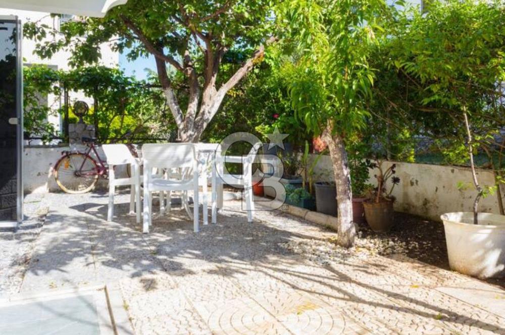 ÇEŞME ALAÇATI'DA MERKEZE ÇOK YAKIN EŞYALI KİRALIK MÜSTAKİL VİLLA