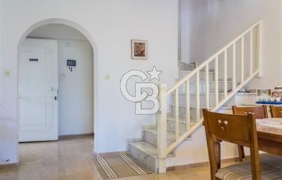 ÇEŞME ALAÇATI'DA MERKEZE ÇOK YAKIN EŞYALI KİRALIK MÜSTAKİL VİLLA