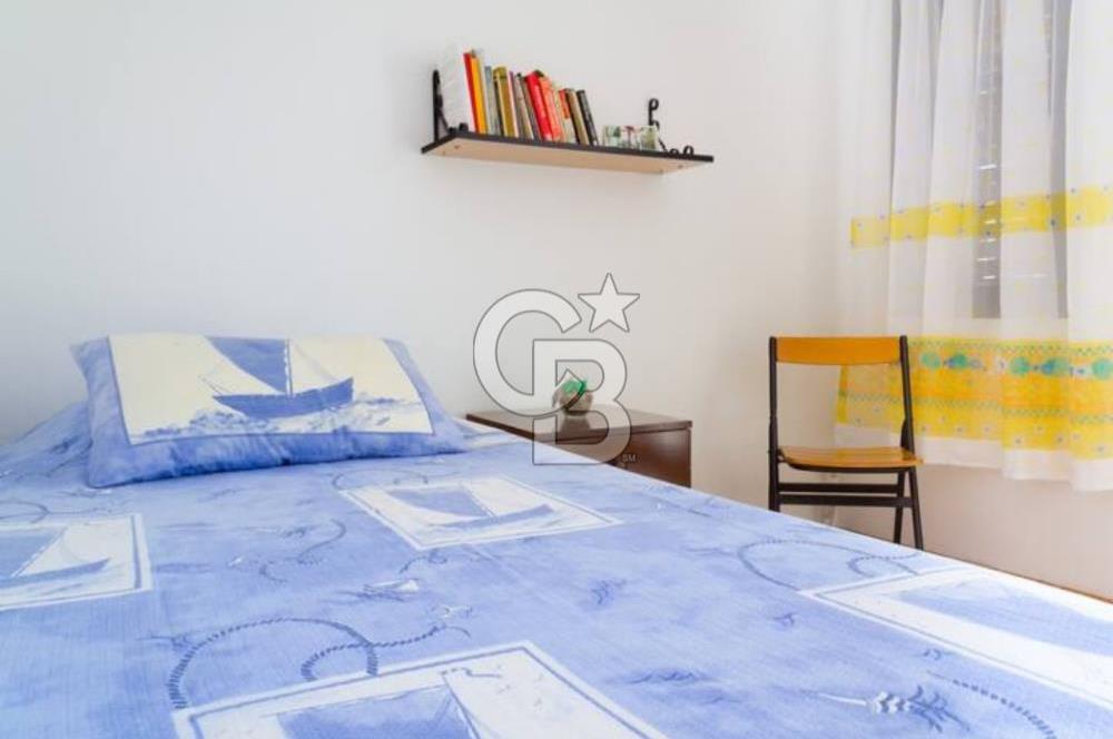 ÇEŞME ALAÇATI'DA MERKEZE ÇOK YAKIN EŞYALI KİRALIK MÜSTAKİL VİLLA