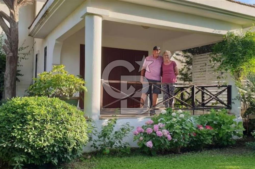 ÇEŞME ALAÇATI'DA MERKEZE ÇOK YAKIN EŞYALI KİRALIK MÜSTAKİL VİLLA