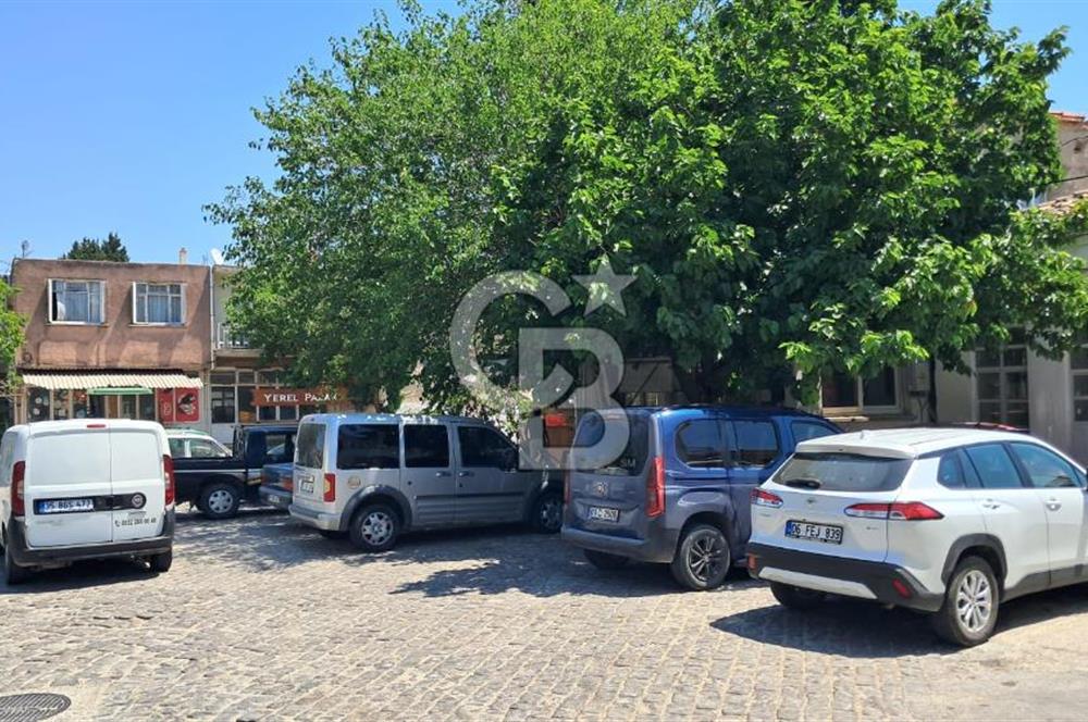 AKKÖY TARİHİ MEYDANINDA SATILIK BİNA