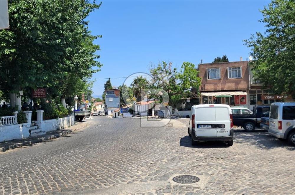 AKKÖY TARİHİ MEYDANINDA SATILIK BİNA