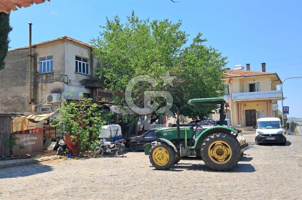 AKKÖY TARİHİ MEYDANINDA SATILIK BİNA