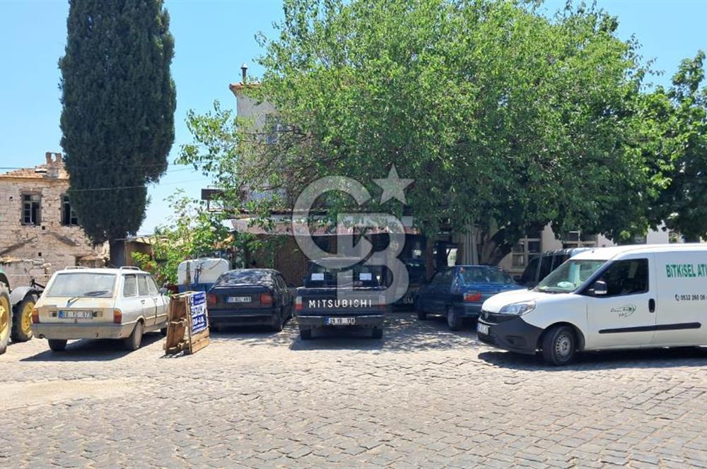 AKKÖY TARİHİ MEYDANINDA SATILIK BİNA
