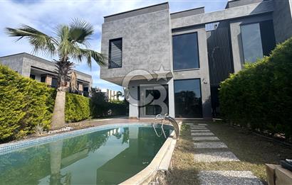 KUŞADASI GÜZELÇAMLI DA ÖZEL HAVUZLU 3+1 SATILIK VİLLA