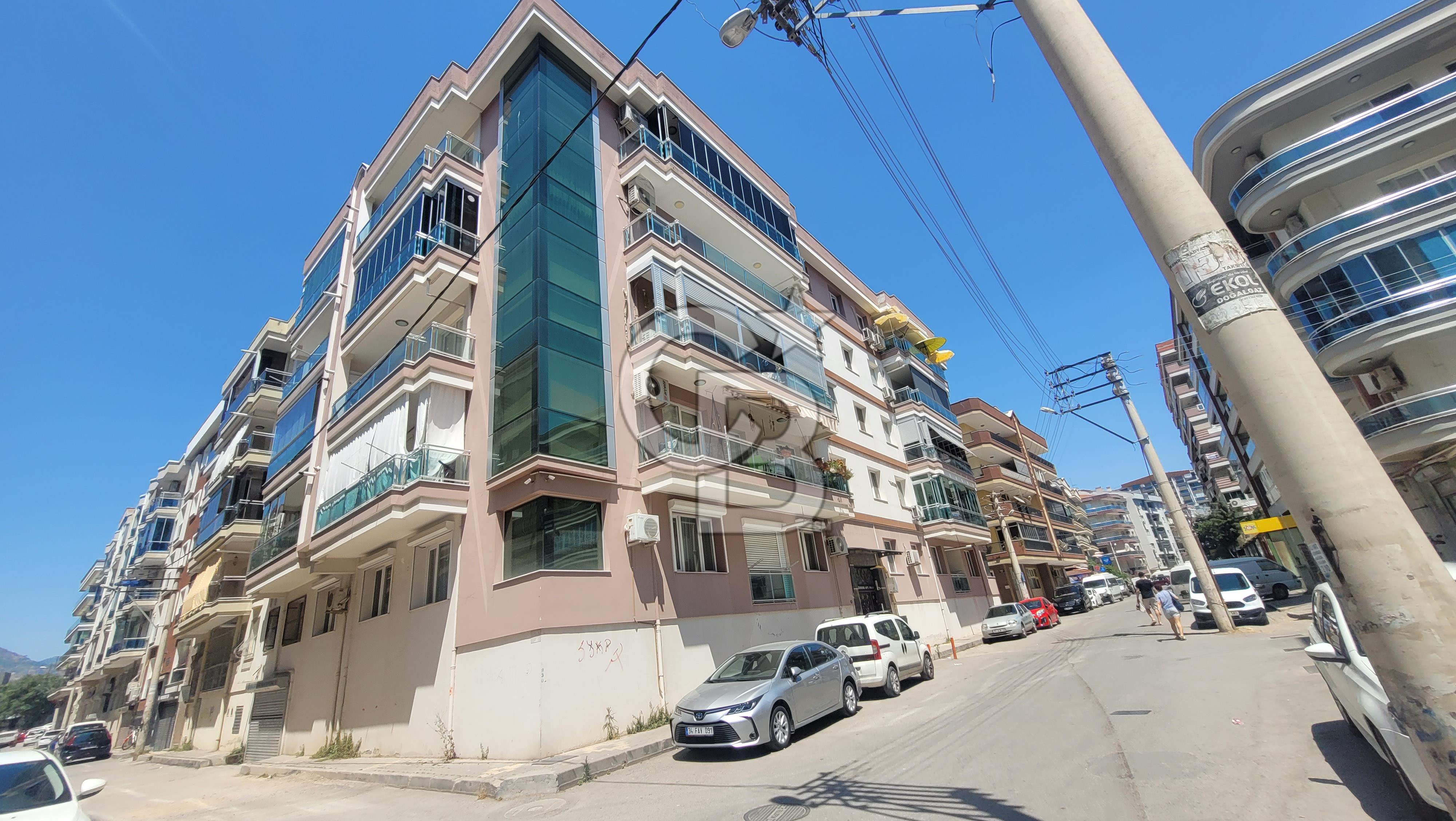 Karşıyaka Dedebaşı SATILIK Ebeveyn Banyolu Asansörlü 3+1 Daire