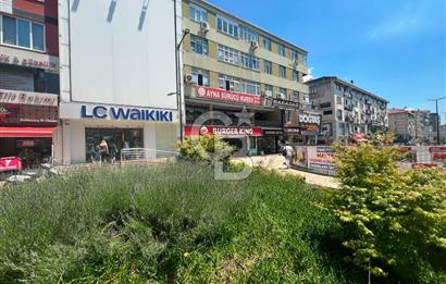 Maltepe Bağdat Caddesinde Satılık Kurumsal Kiracılı 560 mDükkan