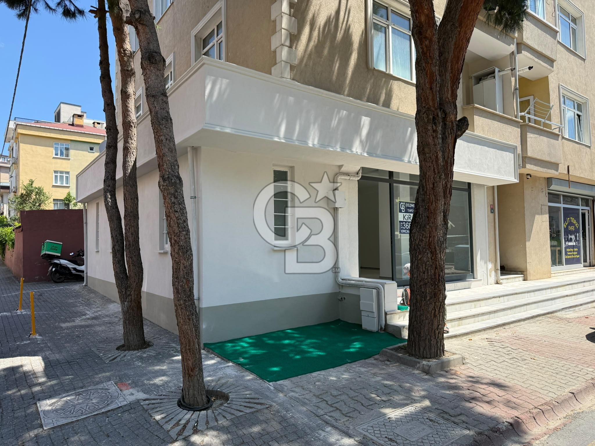 Ümraniye Altınşehirde Köşe Başı Kiralık Dükkan