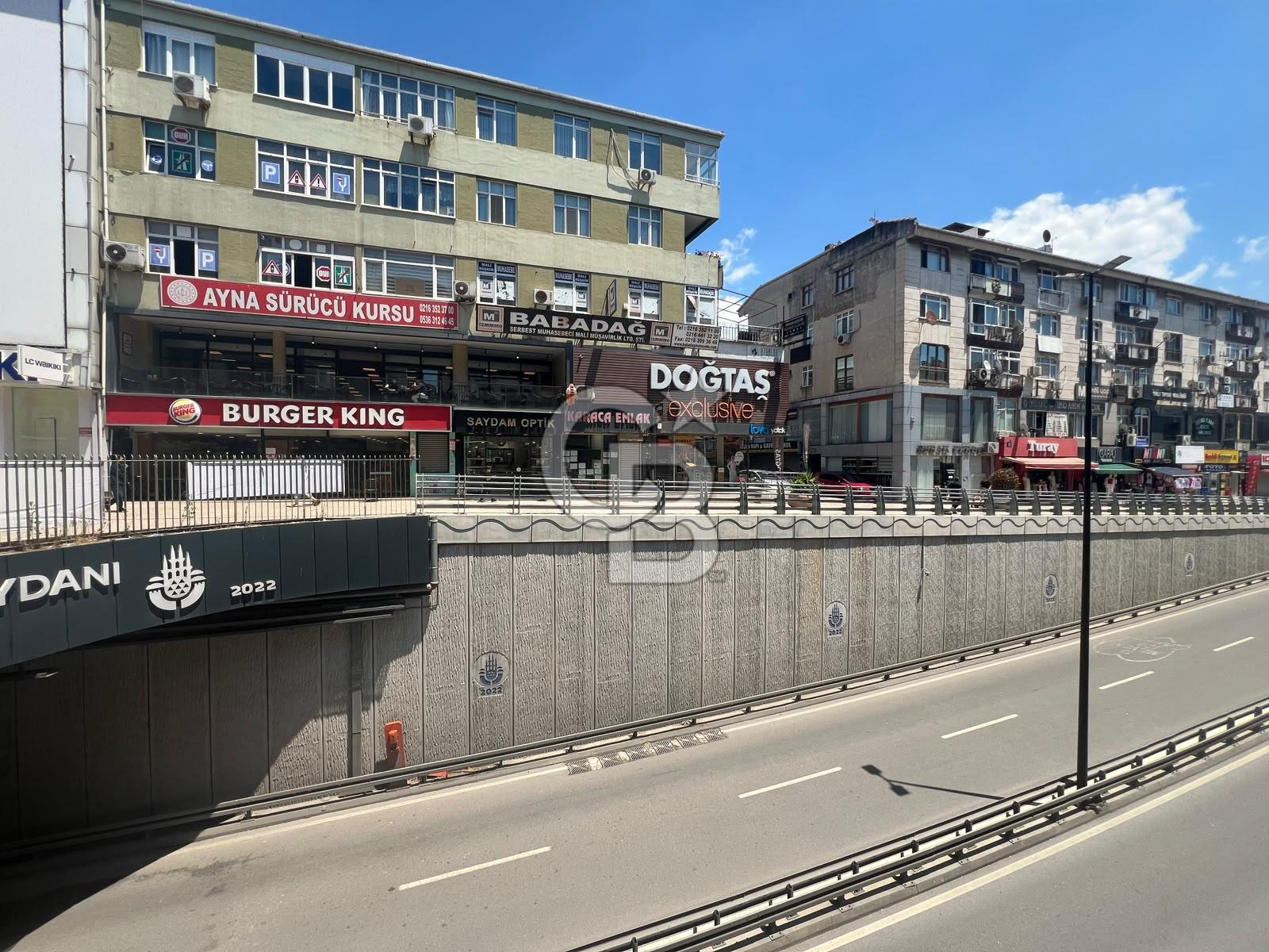 Maltepe Bağdat Caddesinde Satılık Kurumsal Kiracılı 560 mDükkan