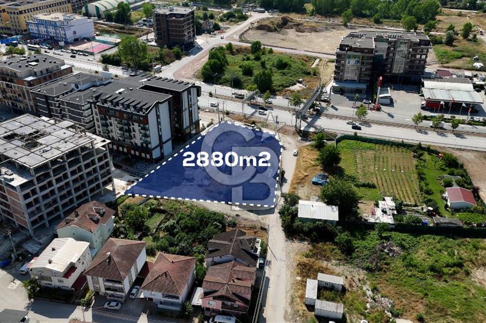 CB AKADEMİ KANDIRA YOLUNA CEPHE SATILIK REZİDANS ARSA HİSSESİ