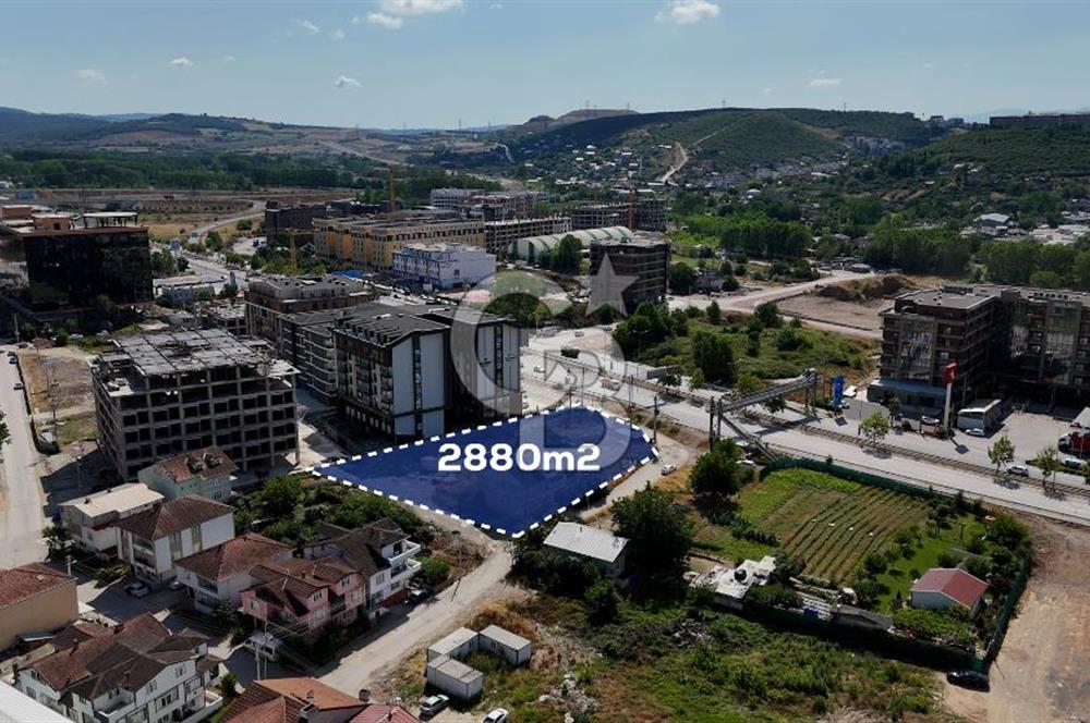 CB AKADEMİ KANDIRA YOLUNA CEPHE SATILIK REZİDANS ARSA HİSSESİ