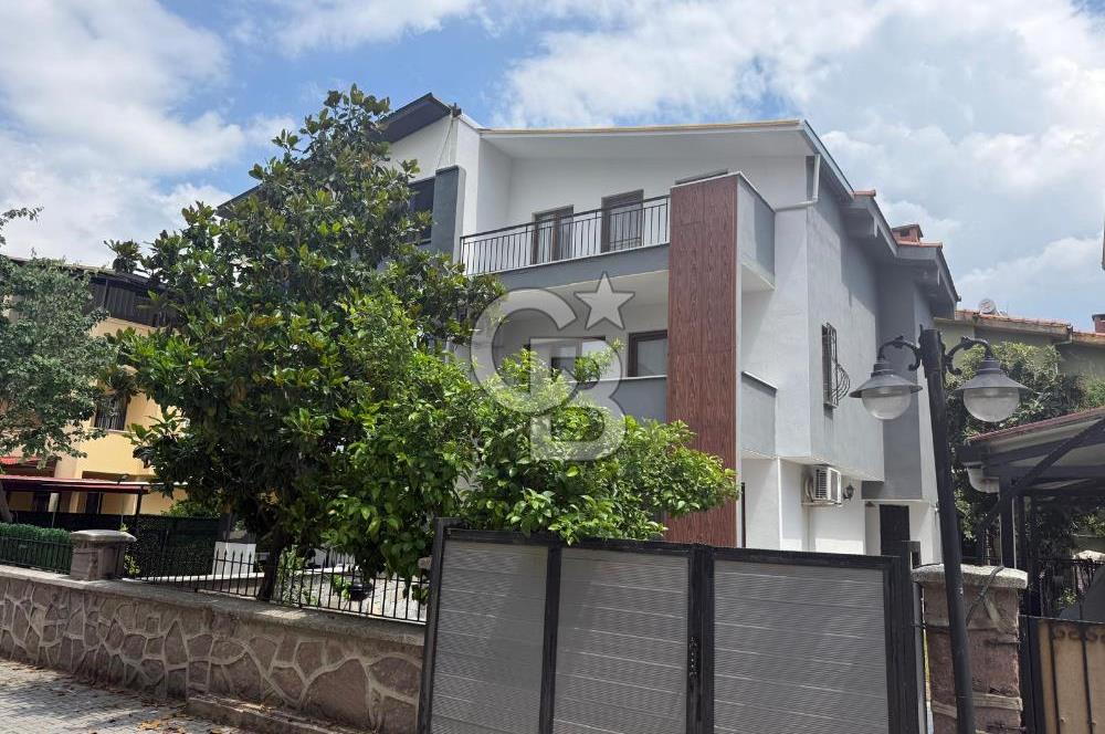 Yunusemre Güzelyurt Mah. Satılık 4+1 Lüks Tripleks Villa