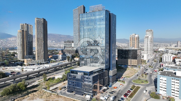 Megapol Çarşı Kule'de 224 m2 Kiralık Köşe Konum Ofis