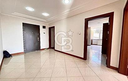 Avcılarda Deniz Manzaralı Havuzlu Geniş ve Ferah 4+1 Daire