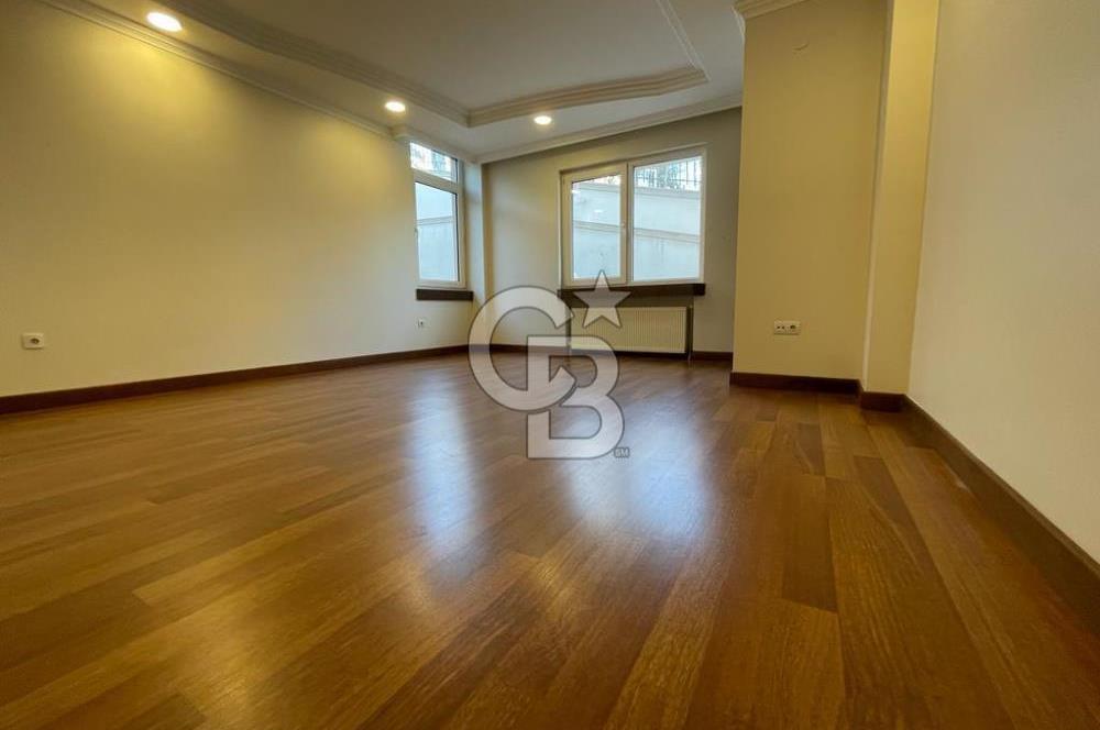 Avcılarda Deniz Manzaralı Havuzlu Geniş ve Ferah 4+1 Daire