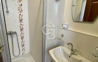 Avcılarda Deniz Manzaralı Havuzlu Geniş ve Ferah 4+1 Daire