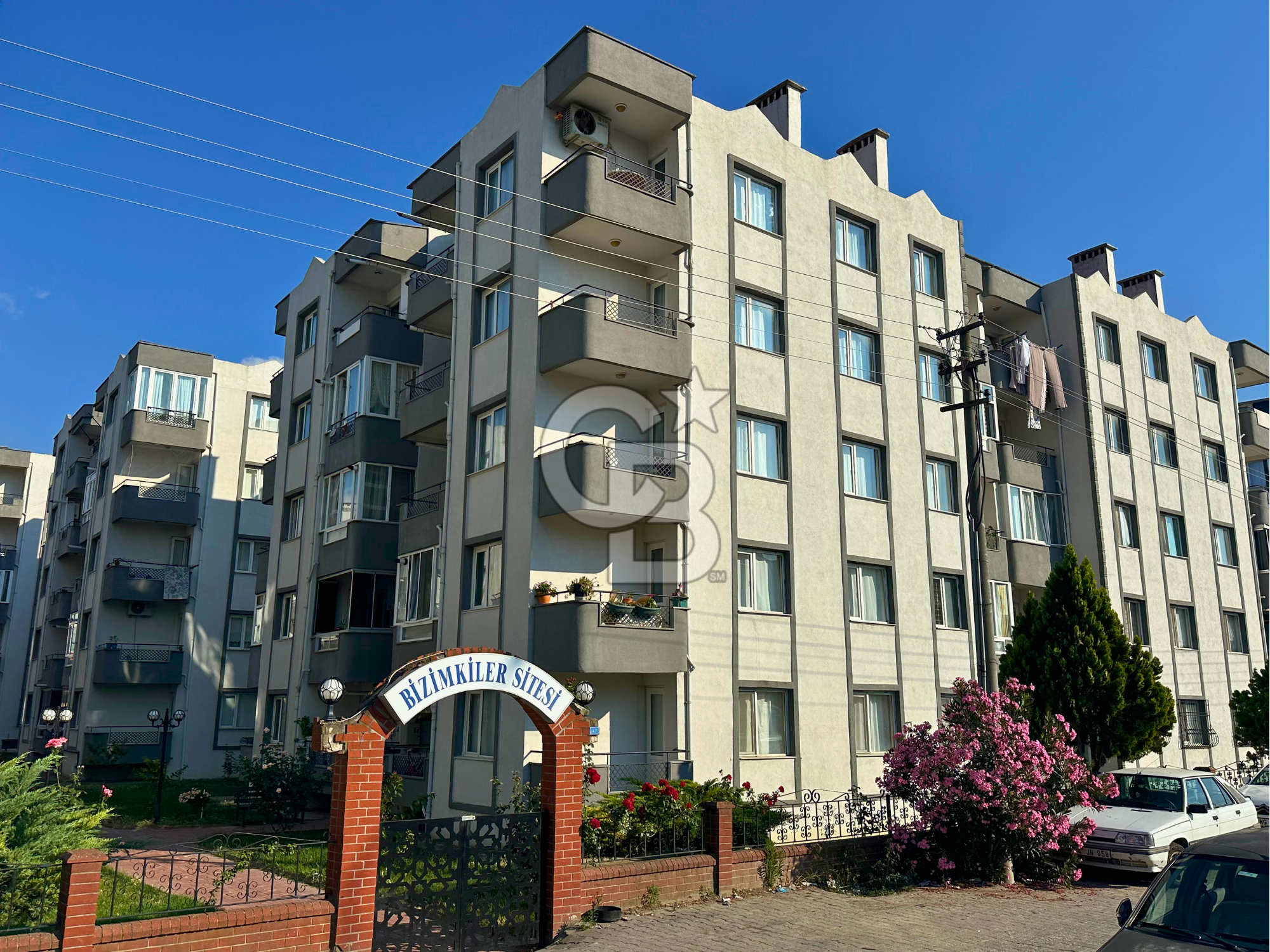 Çanakkale Lapseki Bizimkiler'de Cadde Cephe Geniş 3+1 Köşe Daire