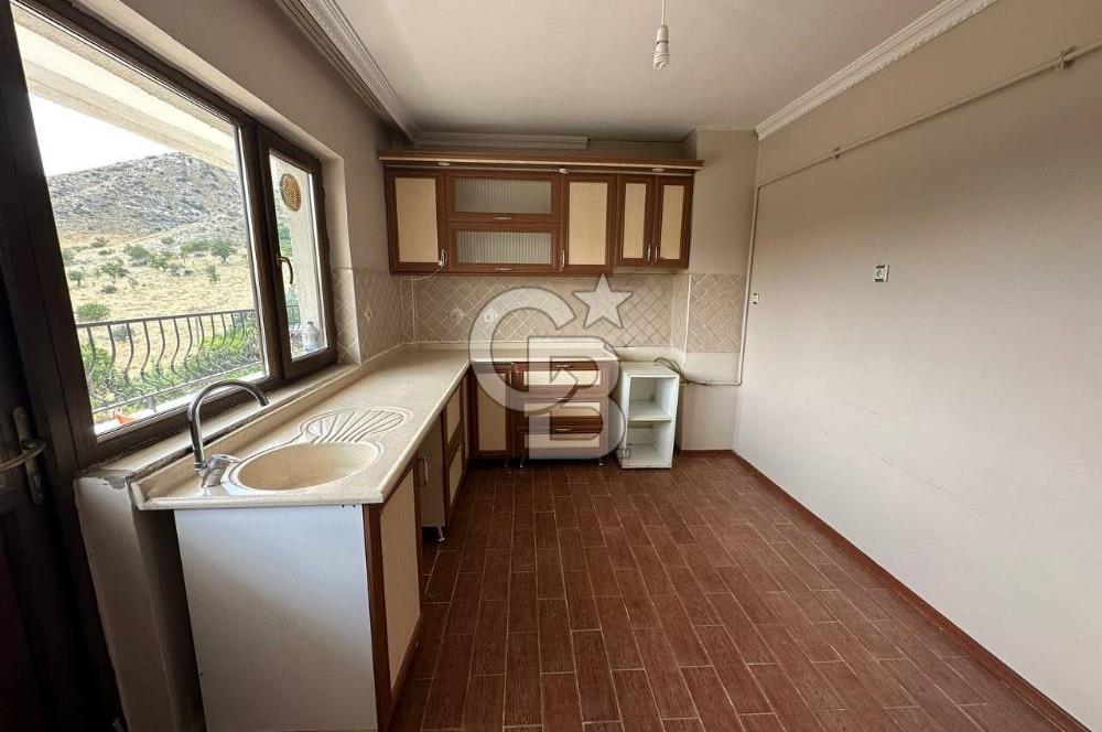 Alacaatlı Cad. 160 m², 3+1, Balkonlu, Kiralık 4.Kat (Ara Kat)