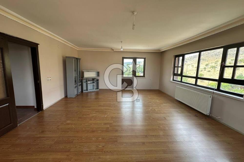 Alacaatlı Cad. 160 m², 3+1, Balkonlu, Kiralık 4.Kat (Ara Kat)