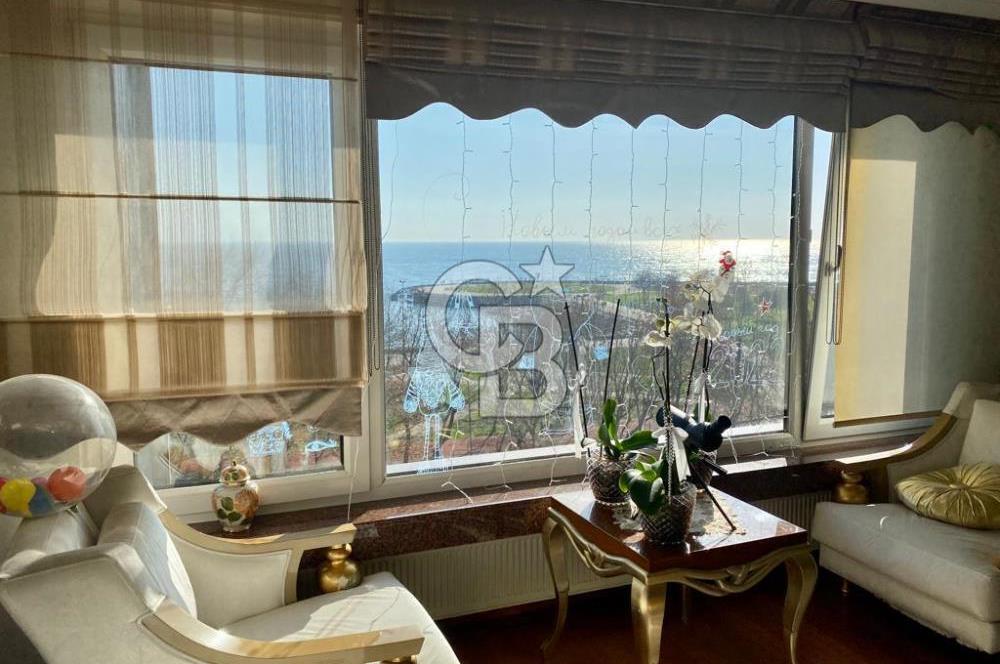 Avcılarda Deniz Manzaralı Havuzlu Geniş ve Ferah 4+1 Daire