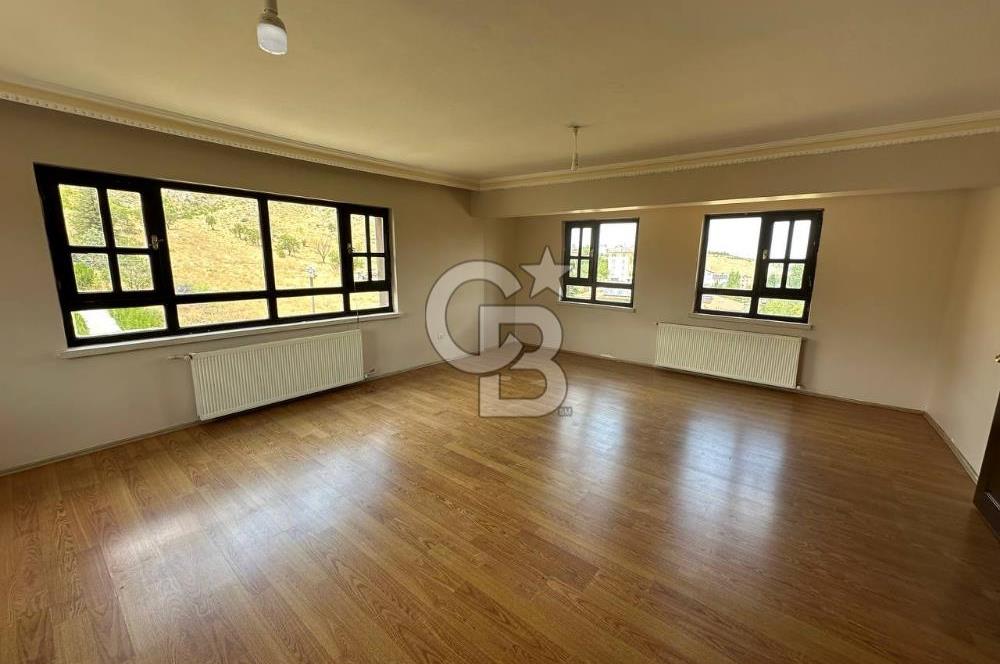 Alacaatlı Cad. 160 m², 3+1, Balkonlu, Kiralık 4.Kat (Ara Kat)