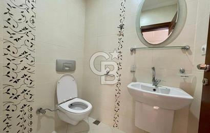 Avcılarda Deniz Manzaralı Havuzlu Geniş ve Ferah 4+1 Daire