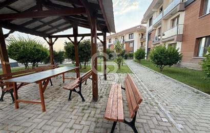 Karaali Villalar Bölgesinde Havuz Cepheli 1+1 Satılık Daire