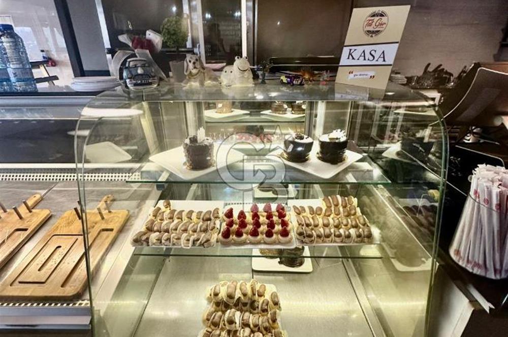 AVM'de Cadde Üzeri 400 m2 Hazır Kafe & Restoran - Devren Kiralık