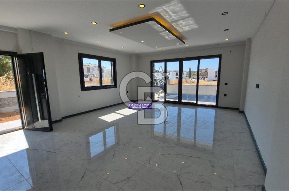 Özel Havuzlu otoparklı Sıfır Satılık 3+1 VİLLA