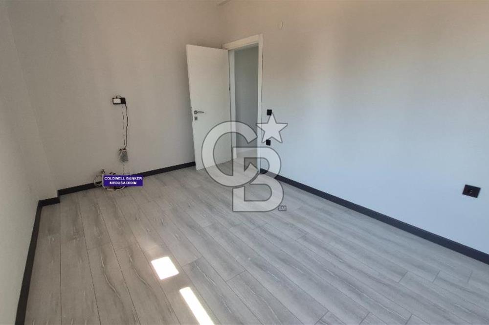 Özel Havuzlu otoparklı Sıfır Satılık 3+1 VİLLA