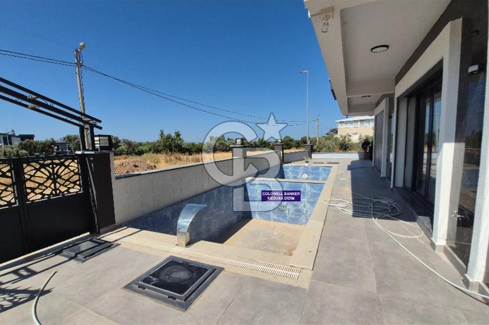 Özel Havuzlu otoparklı Sıfır Satılık 3+1 VİLLA
