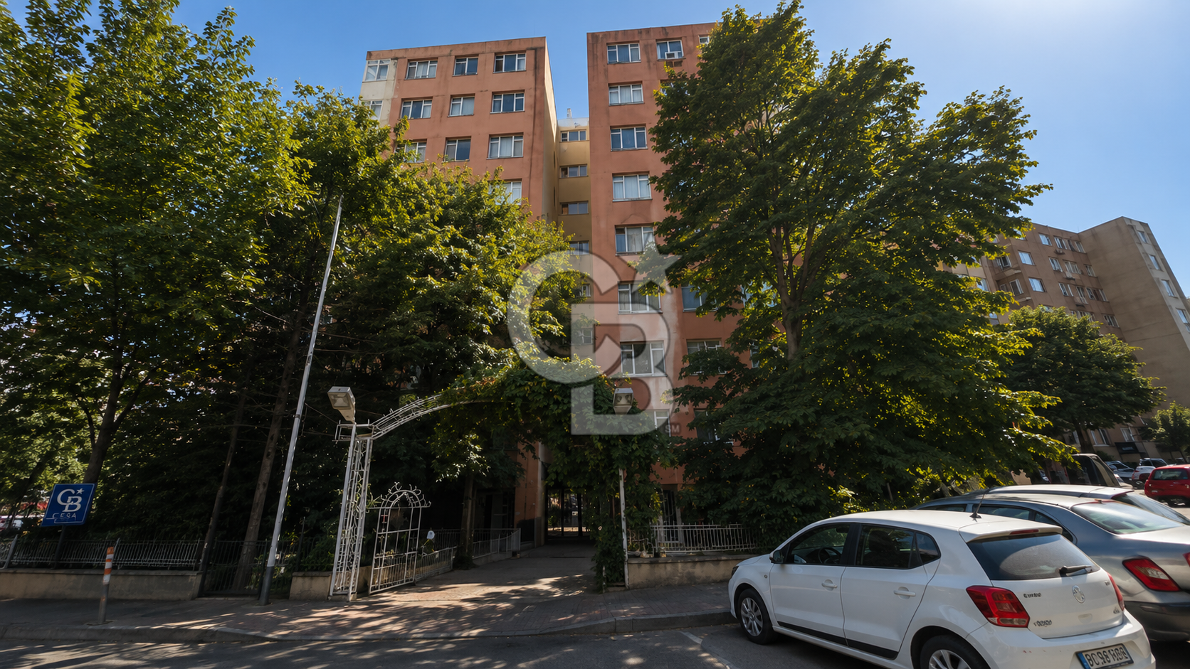 BEŞİKTAŞTA MUHTEŞEM KONUMDA SATILIK 3+1 BAKIMLI DAİRE