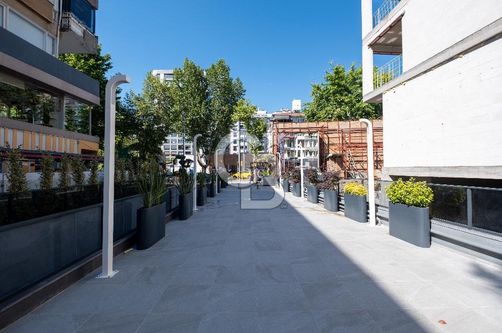 ŞAŞKINBAKKAL, BAĞDAT CADDESİ ÜZERİNDE KOMPLE KİRALIK BİNA 