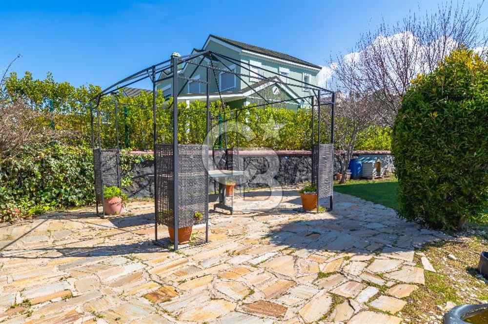 Yamaç Evler Sitesi’nde Satılık 4+1 Villa