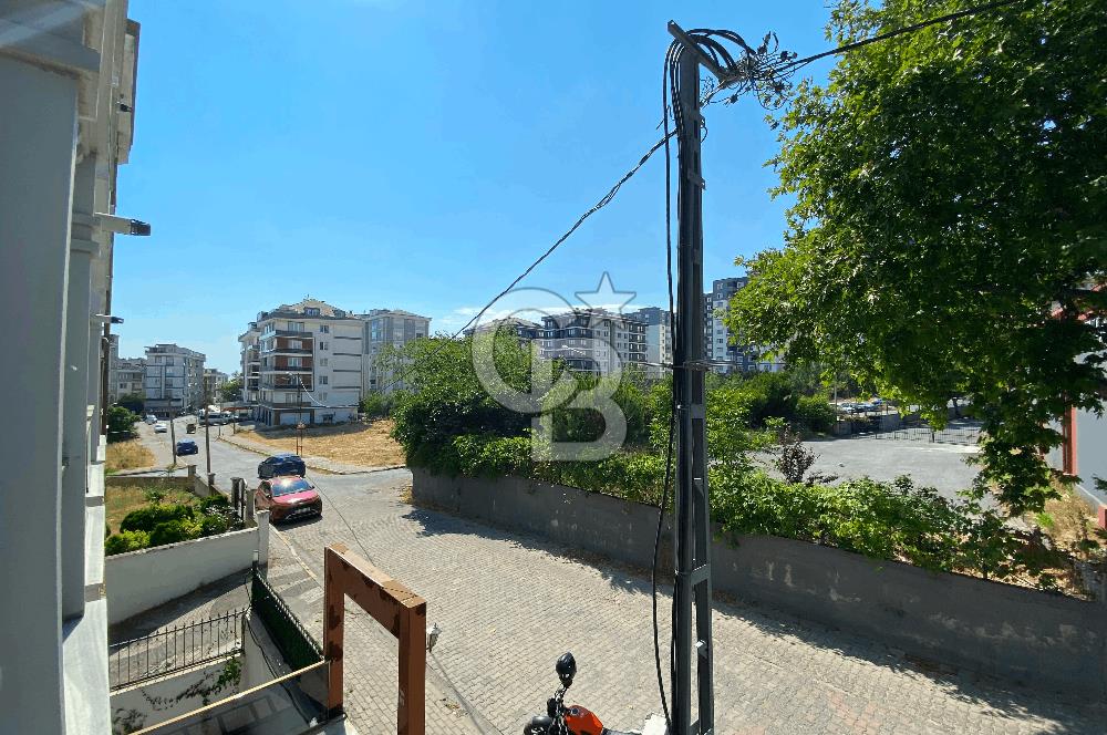 BEYLİKDÜZÜ ADNAN KAHVECİ'DE GENİŞ FERAH 2+1 SATILIK DAİRE