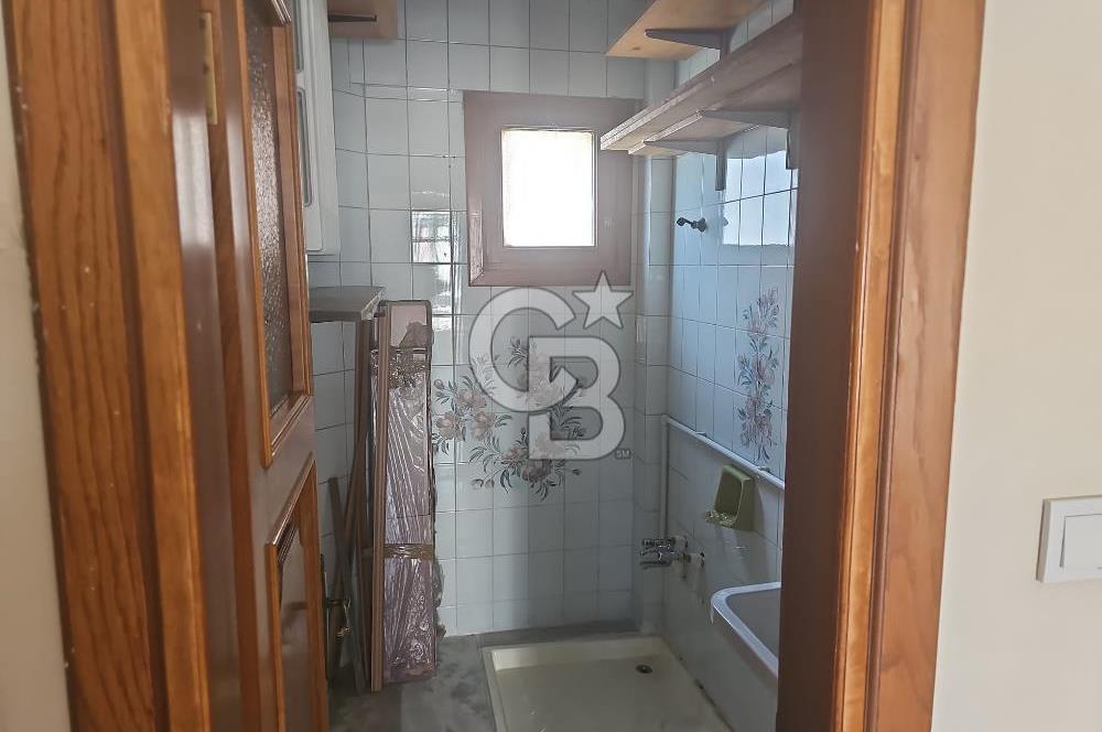 SATILIK KADIKÖY SAHRAYICEDİT'TE GENİŞ ARSALI, 3+1 DAİRE