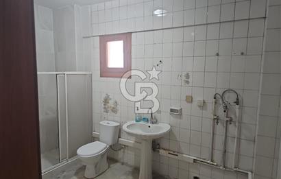 SATILIK KADIKÖY SAHRAYICEDİT'TE GENİŞ ARSALI, 3+1 DAİRE