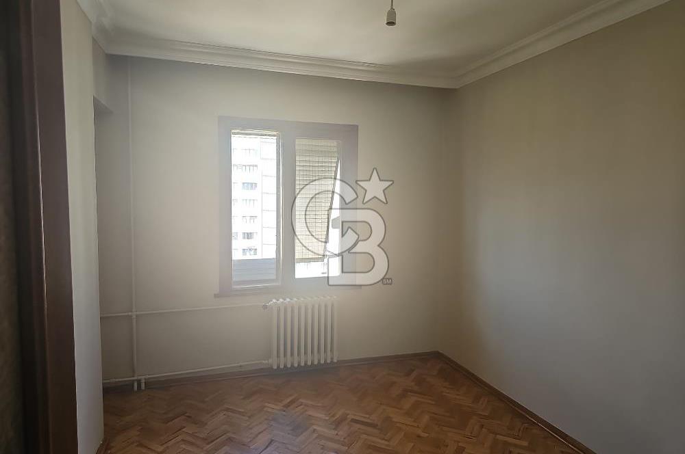 SATILIK KADIKÖY SAHRAYICEDİT'TE GENİŞ ARSALI, 3+1 DAİRE