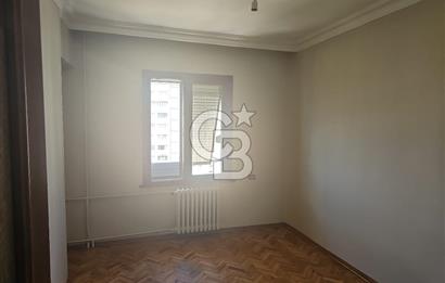 SATILIK KADIKÖY SAHRAYICEDİT'TE GENİŞ ARSALI, 3+1 DAİRE