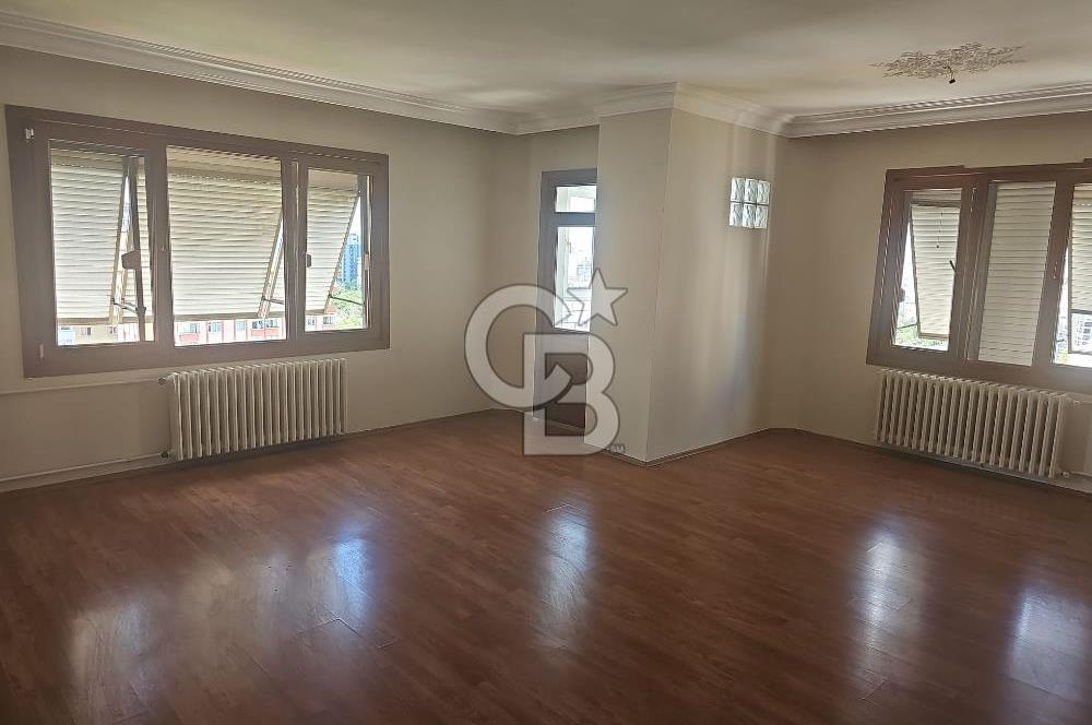 SATILIK KADIKÖY SAHRAYICEDİT'TE GENİŞ ARSALI, 3+1 DAİRE